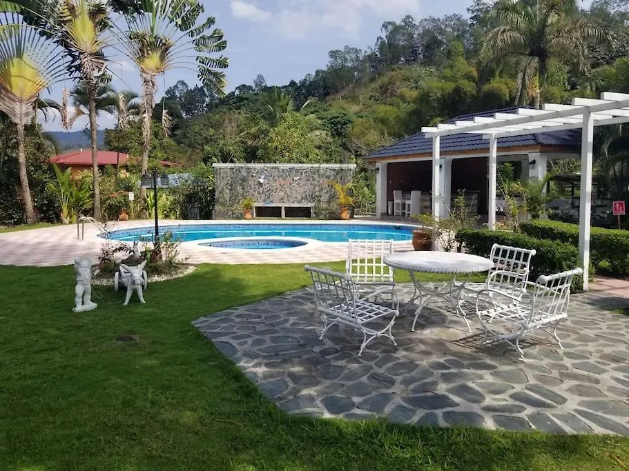 El Paraiso Bonao 0*,  Dominik Cumhuriyeti